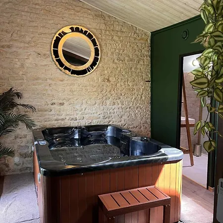 Ferienhaus Romantic And Charming With Private For 2 People Chambon (Vendee)