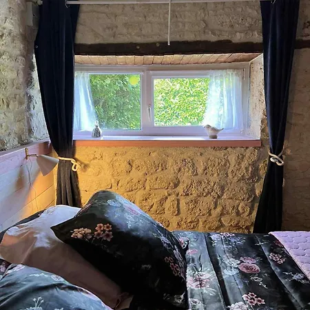 Romantic And Charming With Private For 2 People Ferienhaus